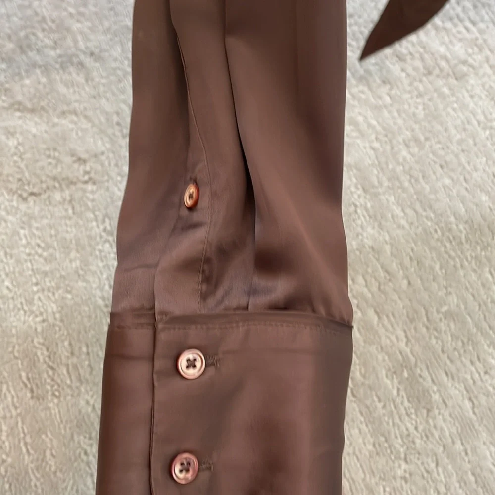 Aritzia Wilfred silky button up tie front blouse - Picture 8 of 12